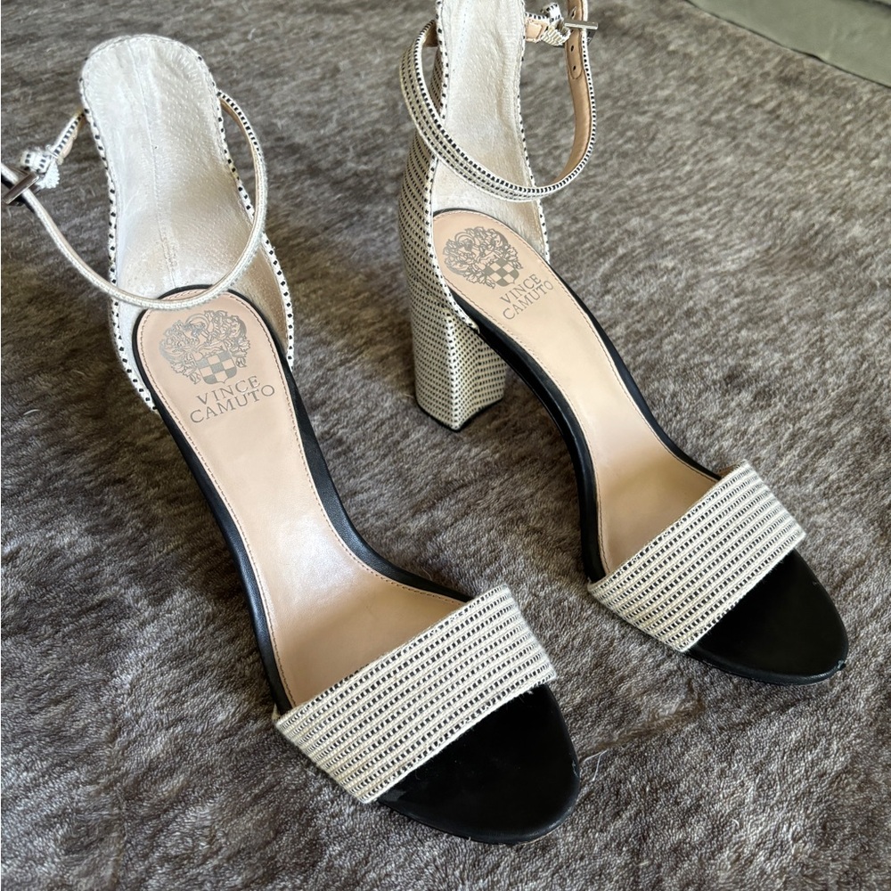 Vince Camuto Corlina Block Heel - Picture 12 of 12